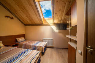 Отель Теремок Московский Тверь Трехместный номер «Комфорт»-9